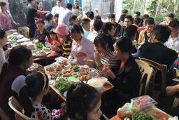 ĐẢM BẢO AN TOÀN VỆ SINH THỰC PHẨM BỮA CỖ TẬP TRUNG ĐÔNG NGƯỜI TẠI GIA ĐÌNH VÀ CỘNG ĐỒNG