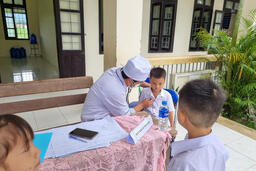 Hoạt động kiểm tra sức khỏe định kỳ theo độ tuổi